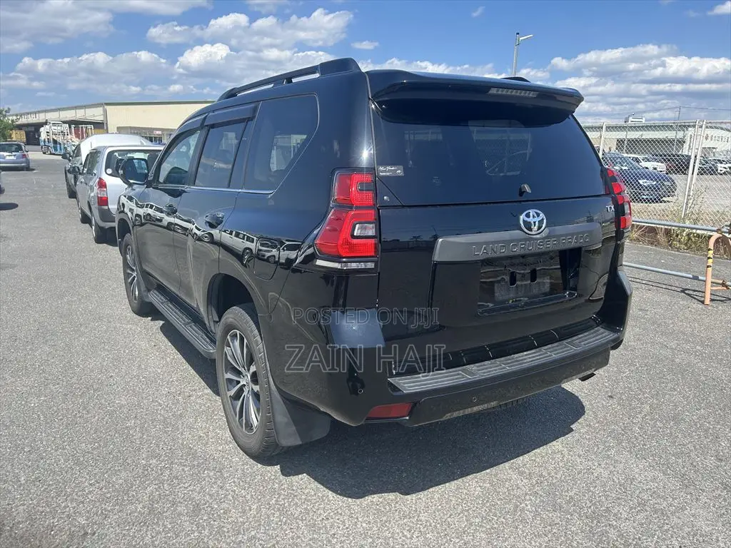 Toyota Land Cruiser Prado 2.7 2019 Black