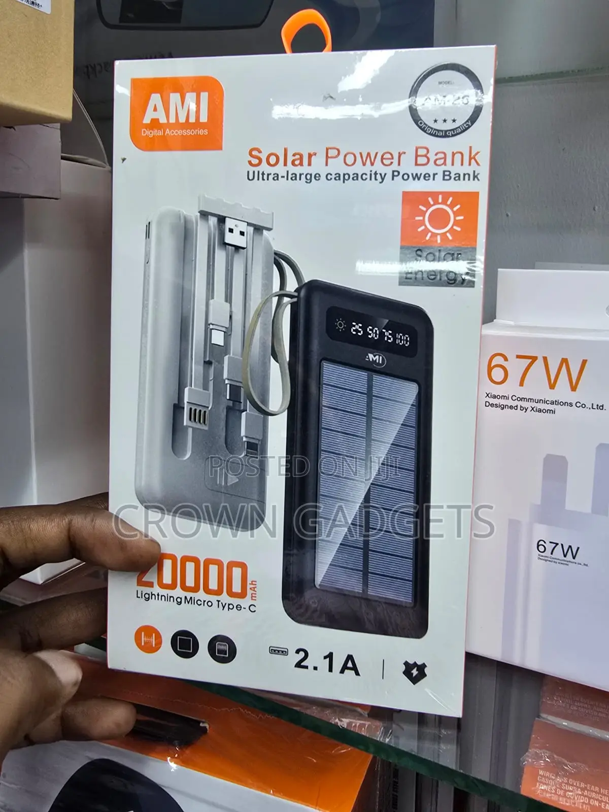 AMI AM-26 Fast Charge Power Bank With Built-in Cables