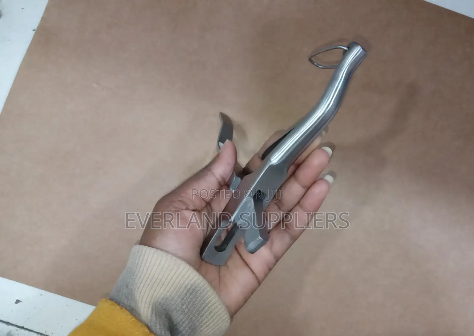 Livestock Universal Ear Notcher