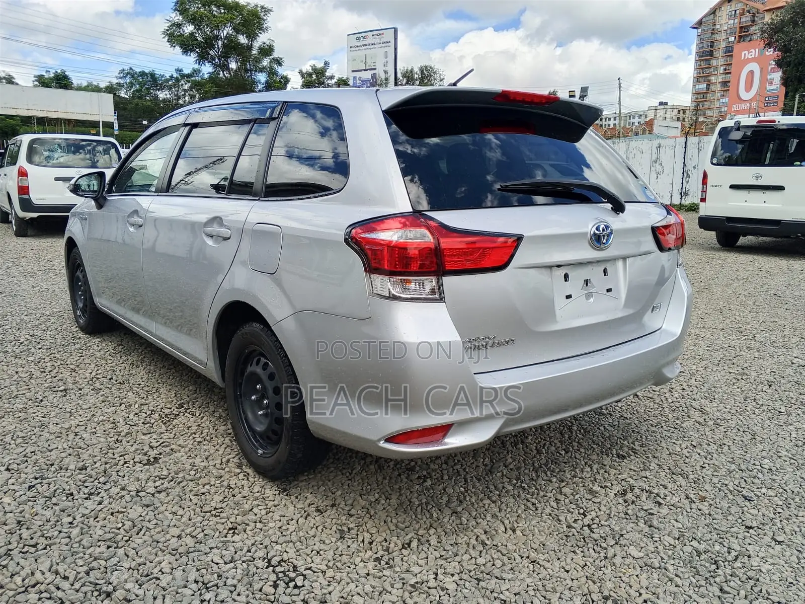Toyota Corolla Fielder 1.5 Hybrid FWD 2019 White