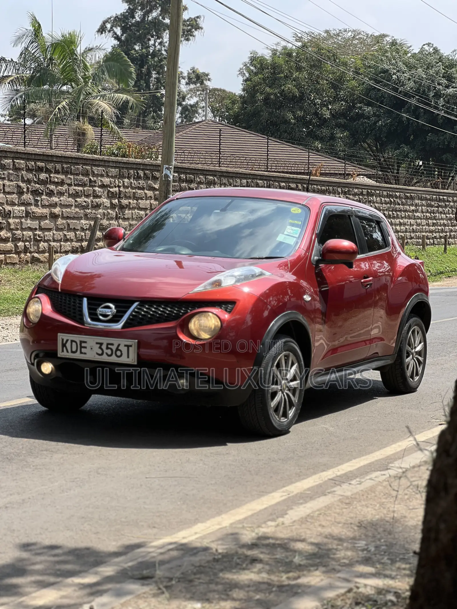 Nissan Juke S 4dr Hatchback (1.6L 4cyl Turbo CVT) 2014 Red