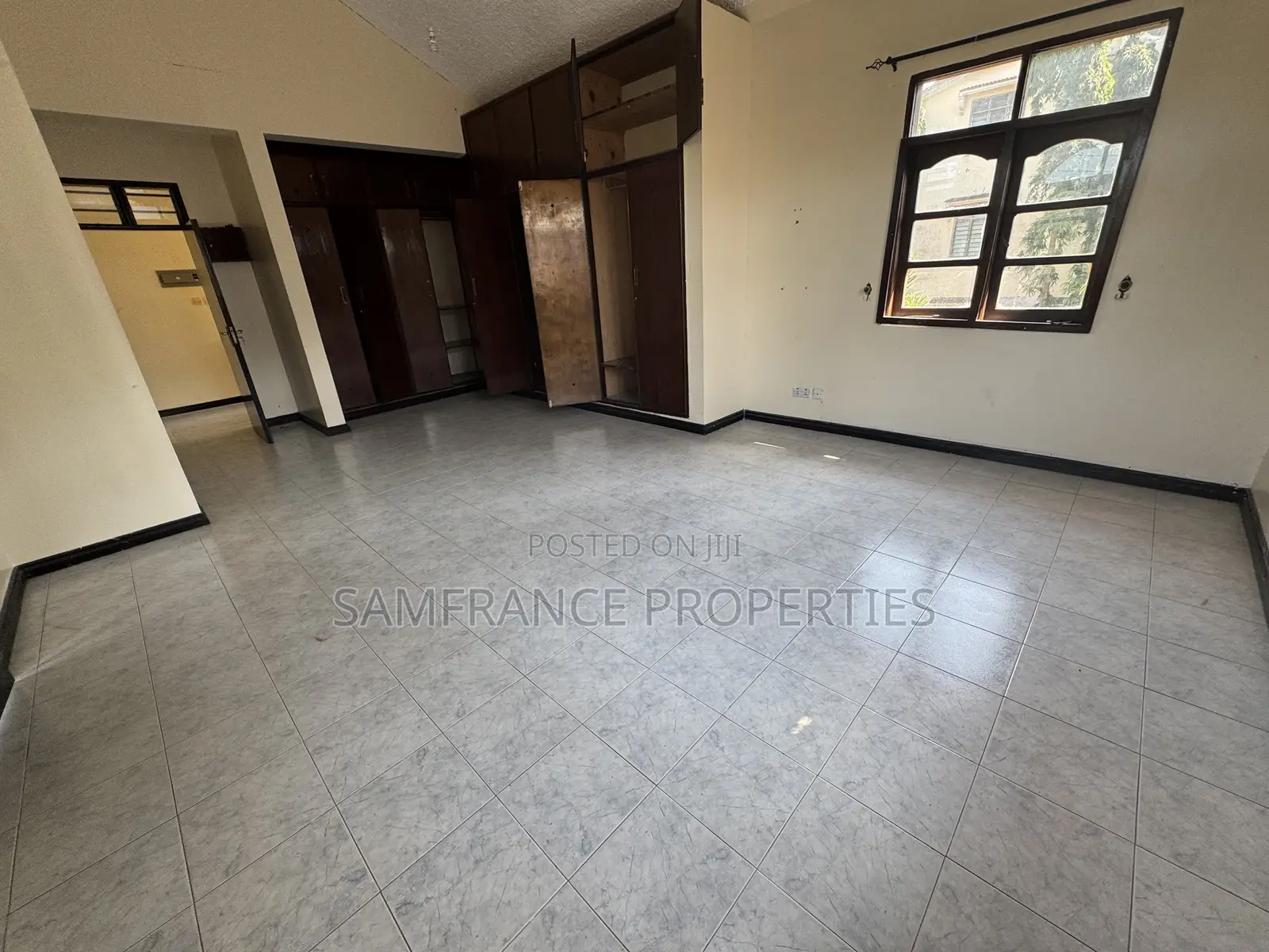 4bdrm Maisonette in Customs, Nyali for rent