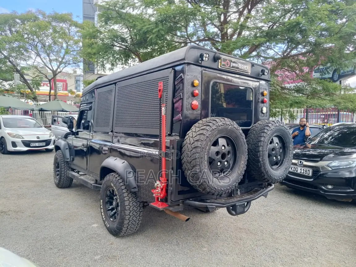 Land Rover Defender 2004 Black