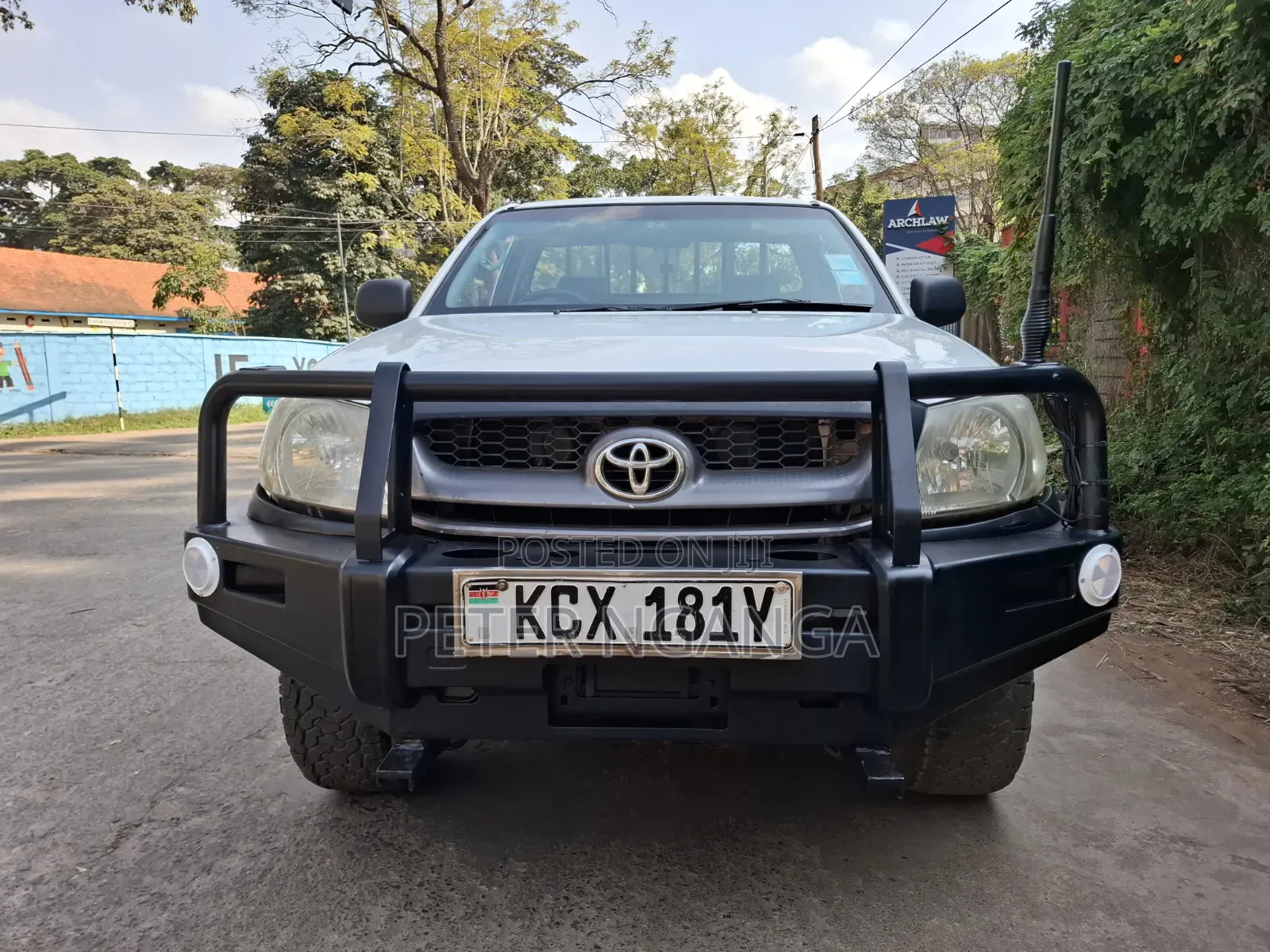 Toyota Hilux 2009 White
