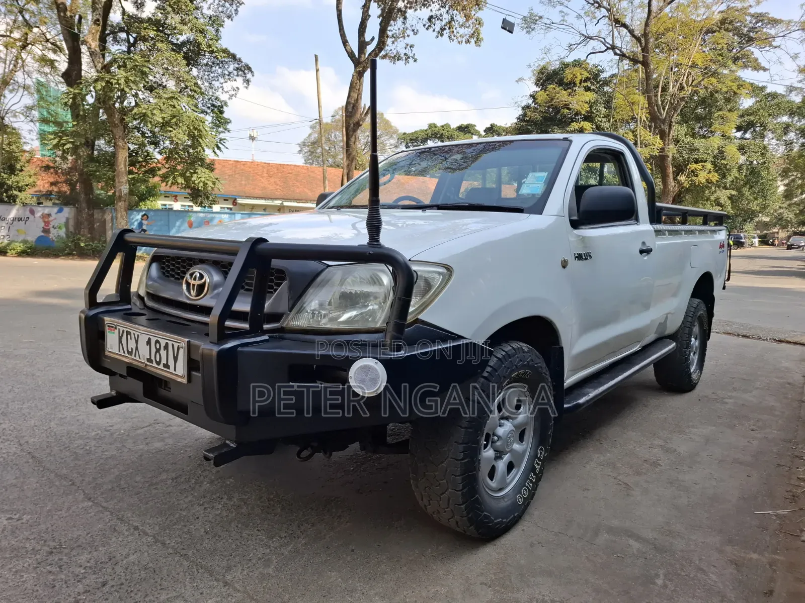 Toyota Hilux 2009 White