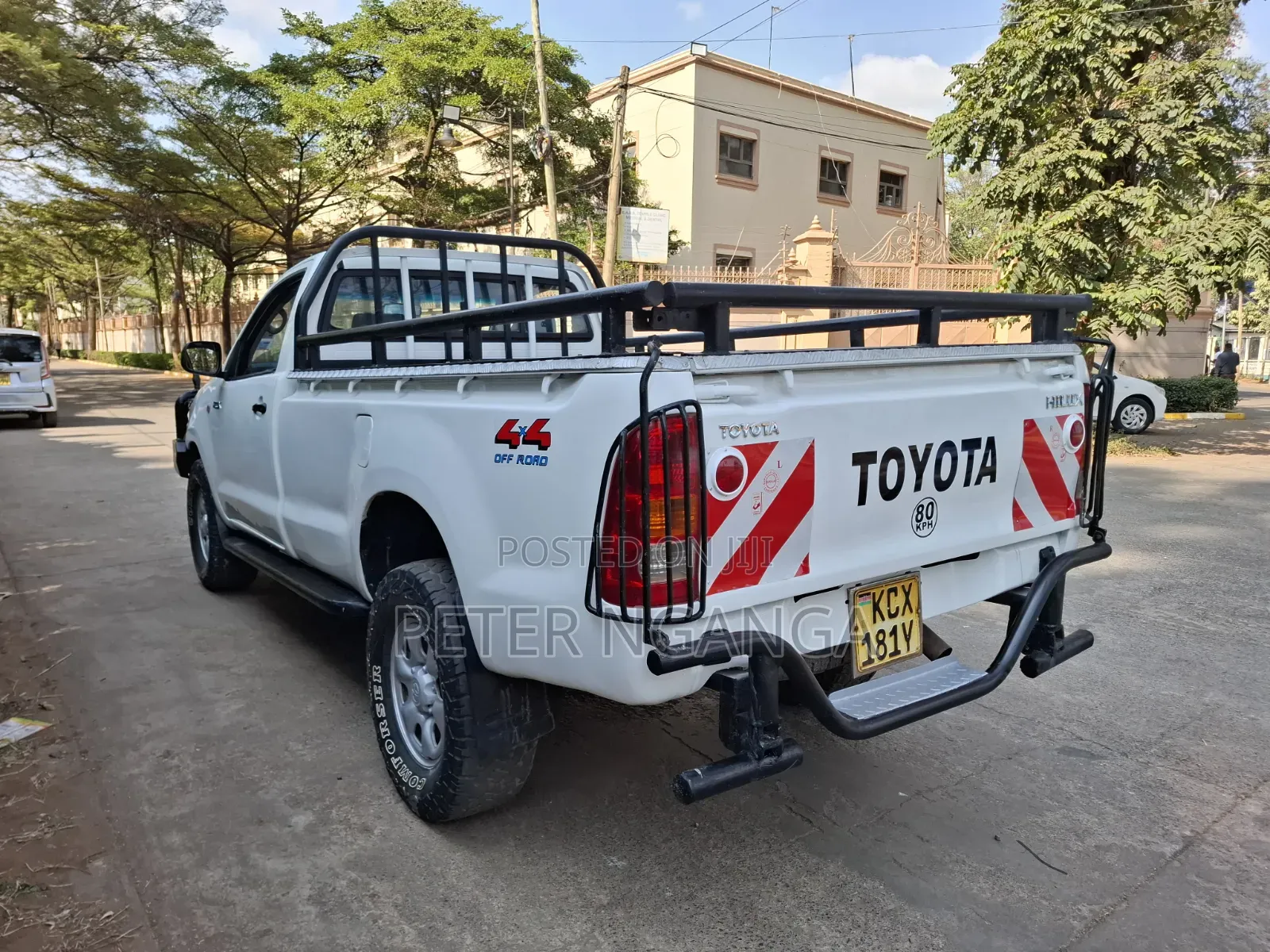 Toyota Hilux 2009 White