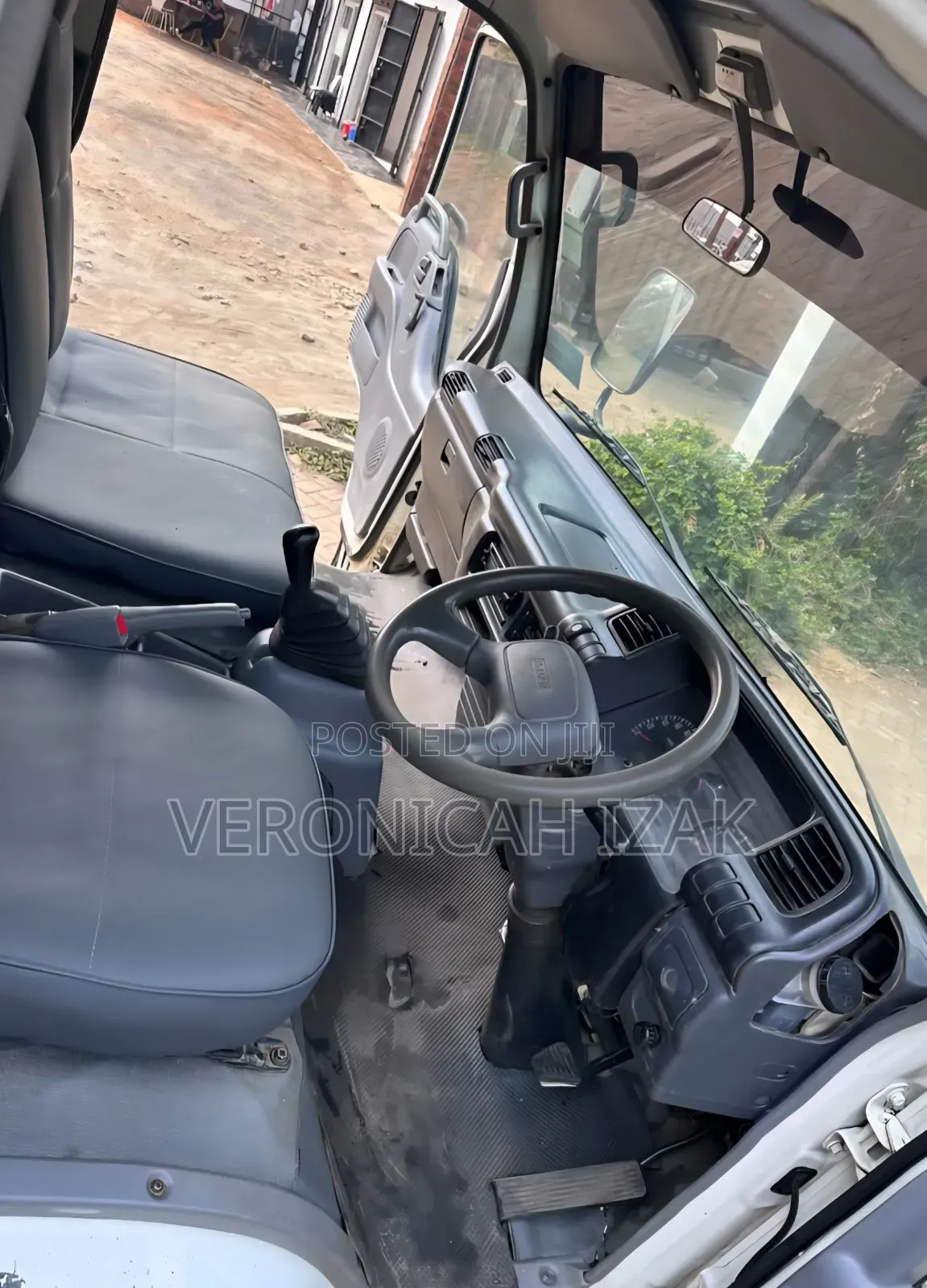 Isuzu NPR Local 2019 White