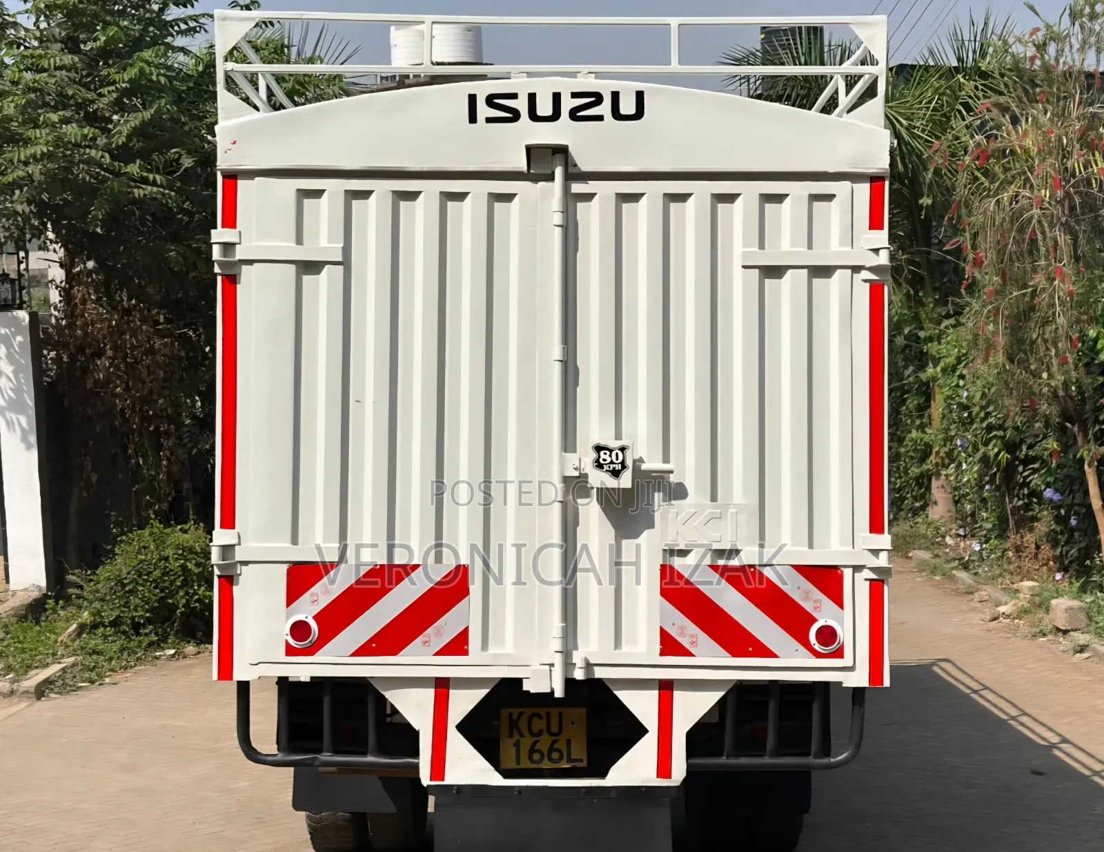 Isuzu NPR Local 2019 White