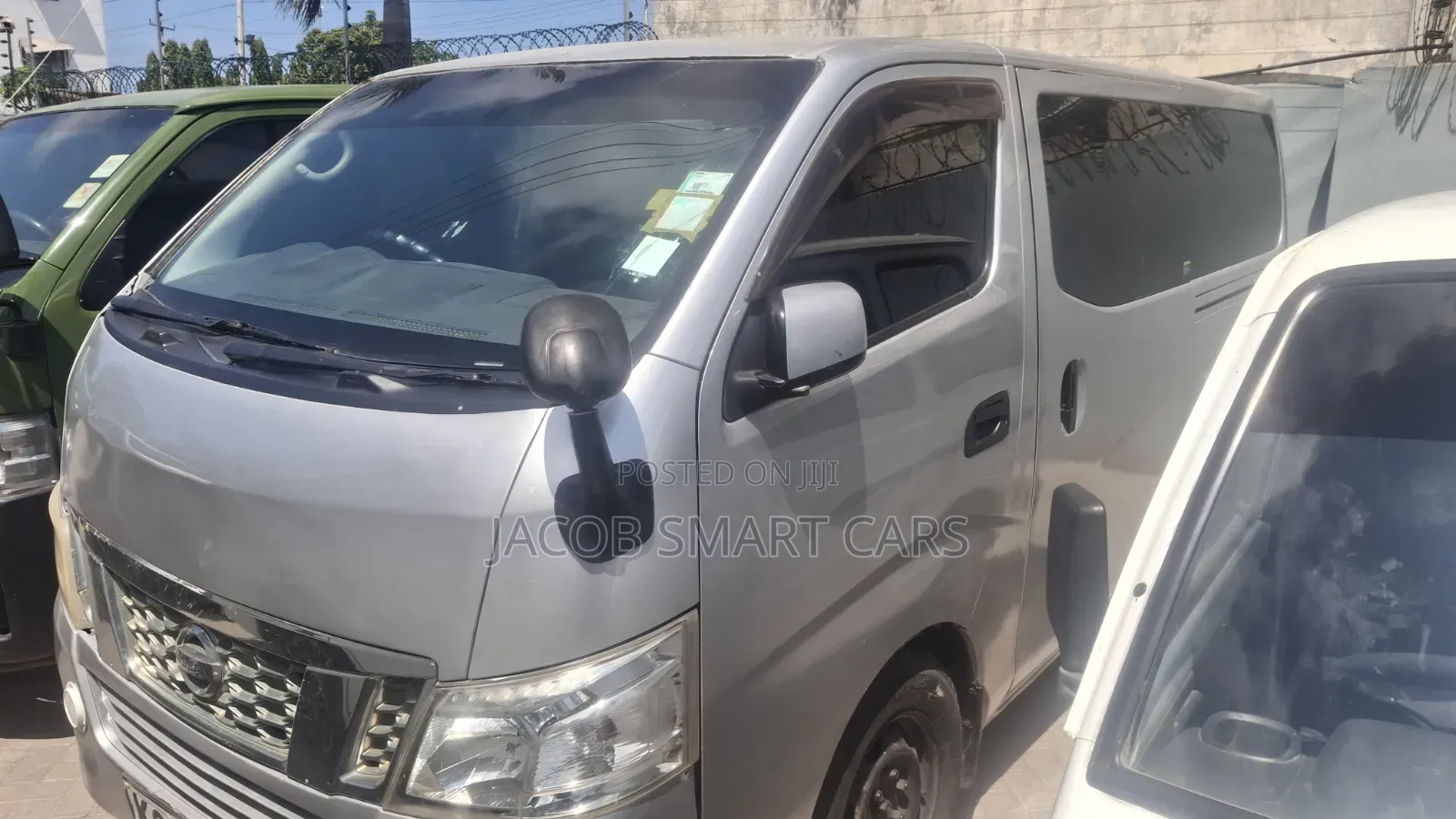Nissan Caravan (Urvan) 2013 Silver