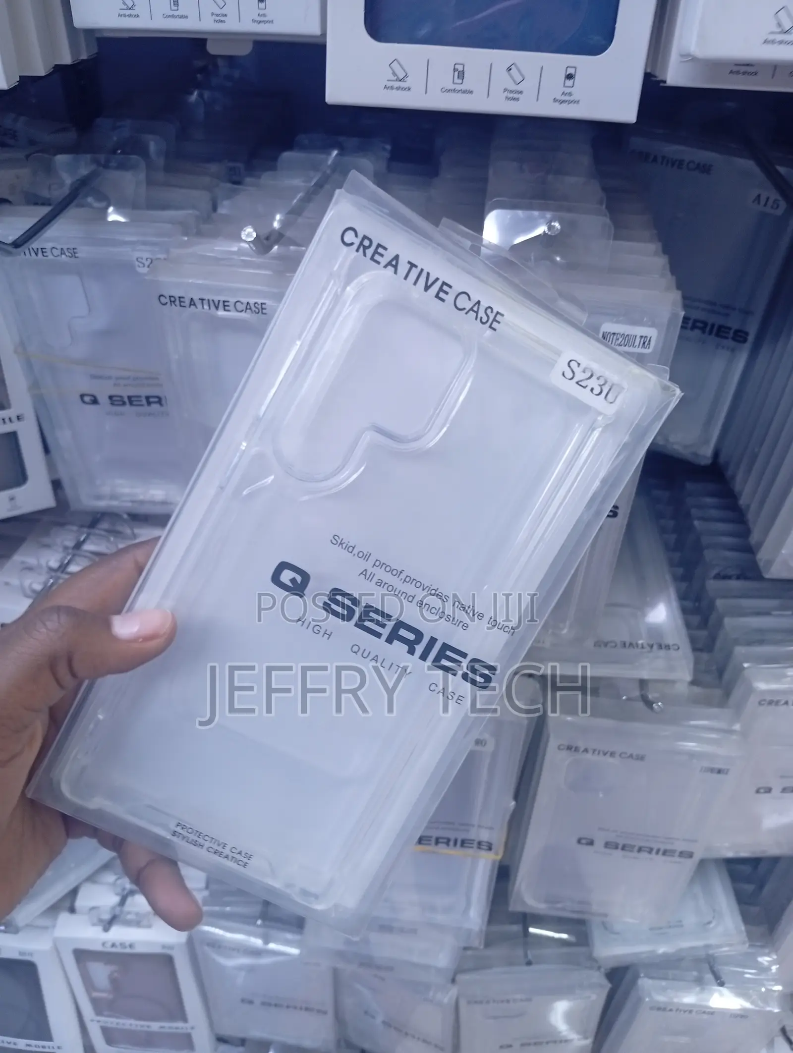 Q Series Transparent Case Designed for the Samsung Galaxy S23 Ultra.