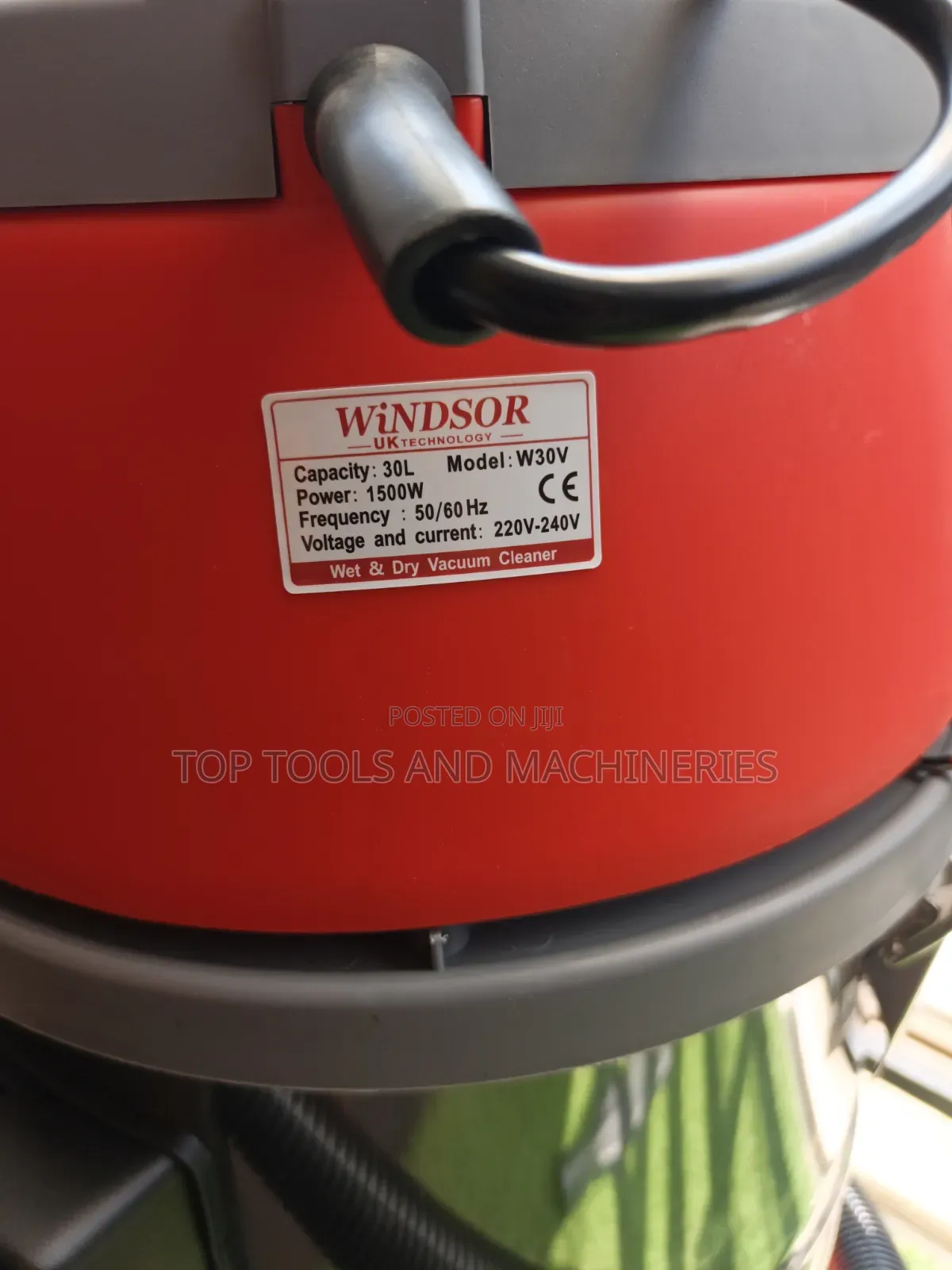 30 Litres Wet and Dry Windsor Vacuum Cleaner