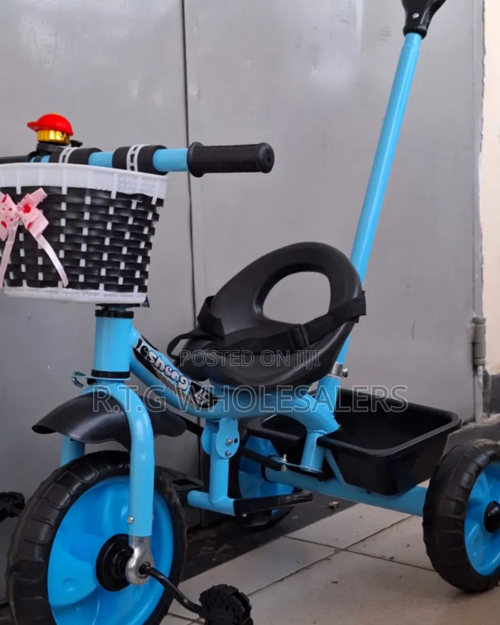 Children’s Tricycle With Adjustable Handle