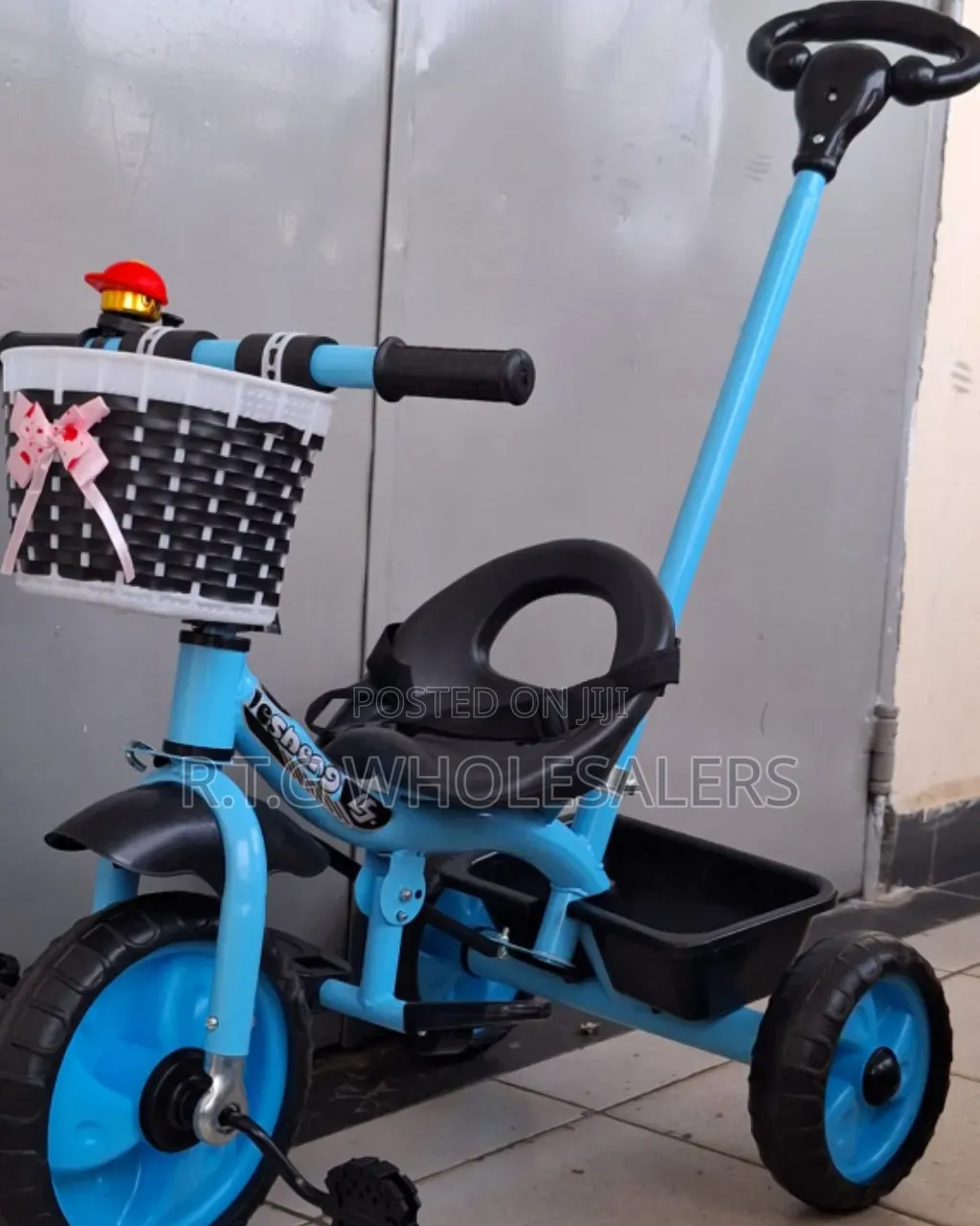 Children’s Tricycle With Adjustable Handle