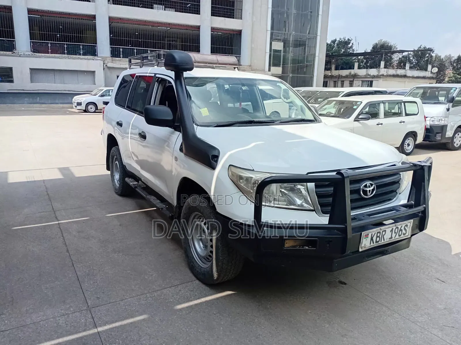 Toyota Land Cruiser 2011 White