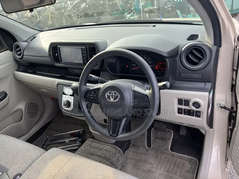 Toyota Passo 1.0 FWD 2019 Beige