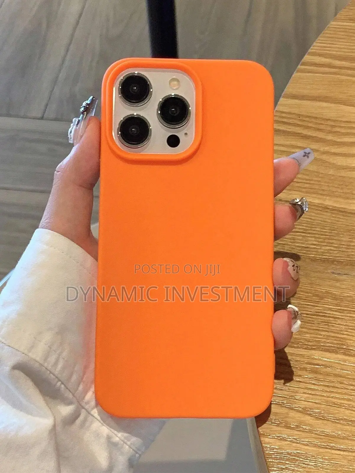 Apple iPhone 12/12 Pro Silicone Case Cover With MagSafe - Kumquat