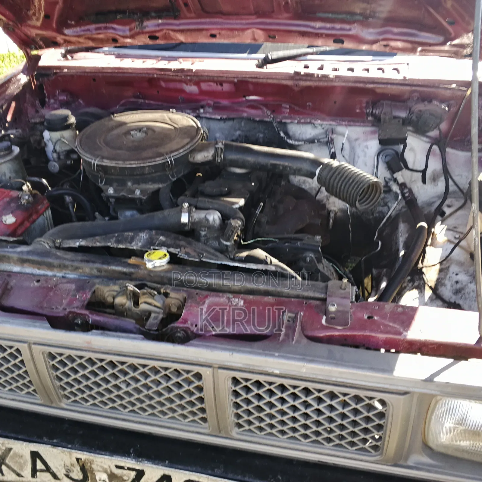 Nissan Pick-Up 2000 Maroon
