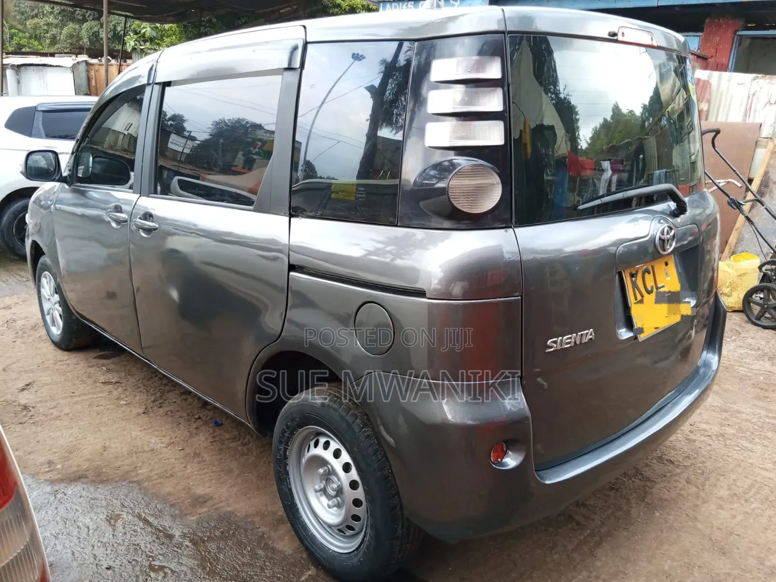 Toyota Sienta 2008 Gray