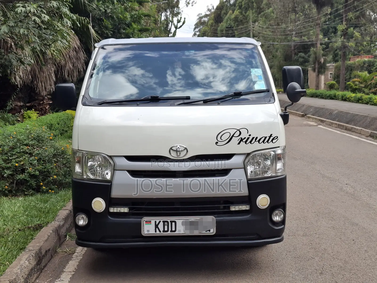 Toyota HiAce 2014 White