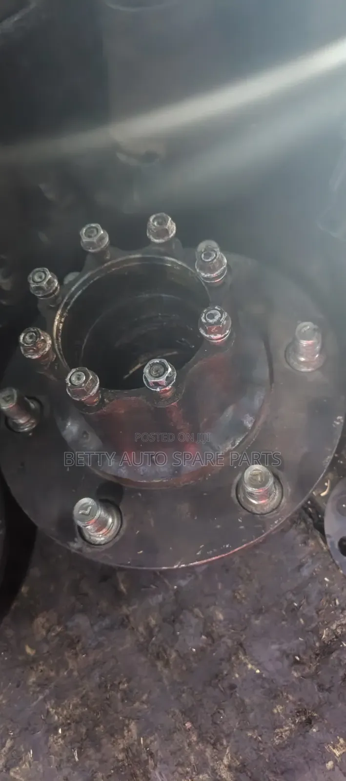 Isuzu NQR 4.3 Rear Hub