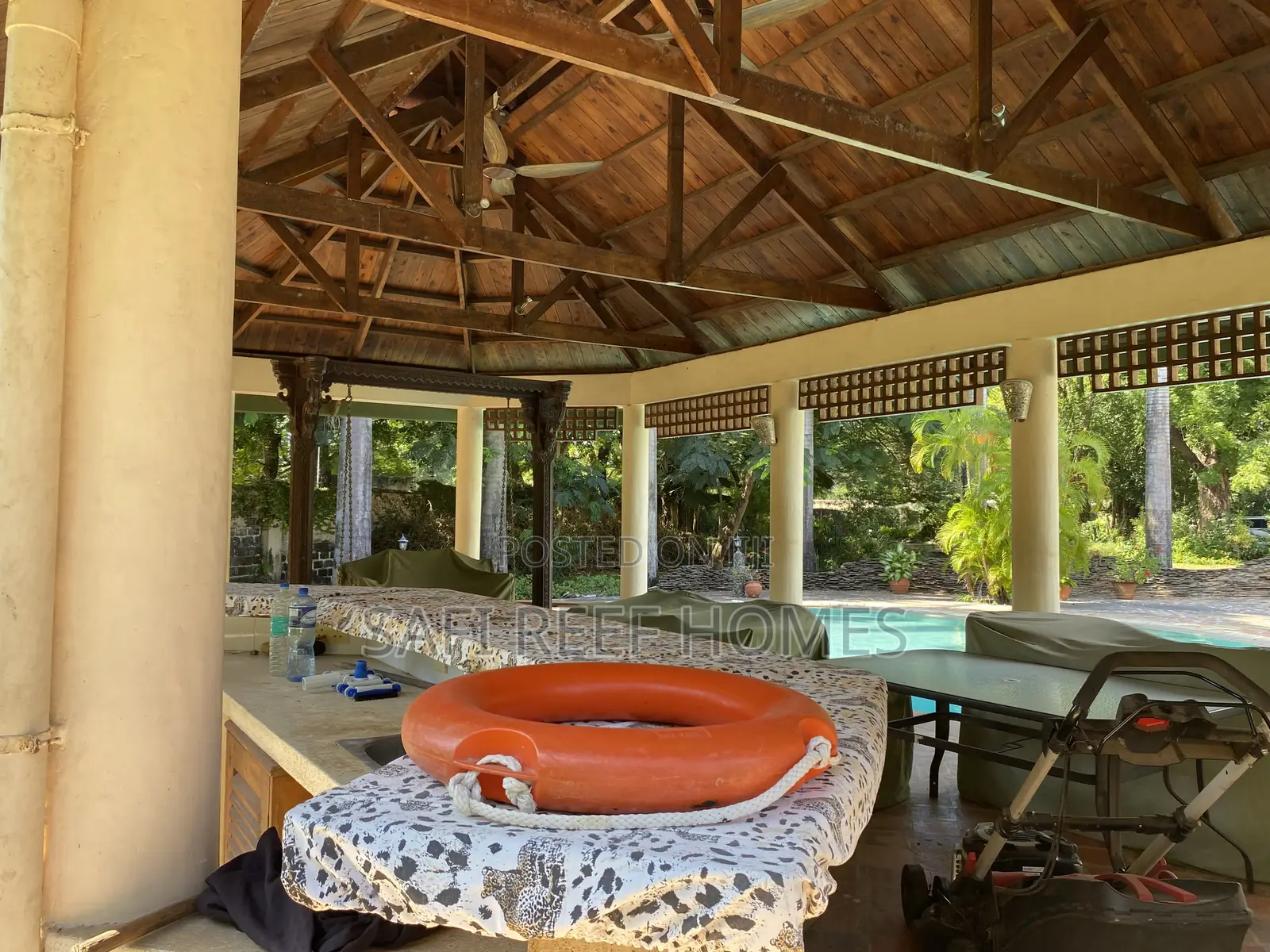 6bdrm Maisonette in Nyali Mkomani for sale