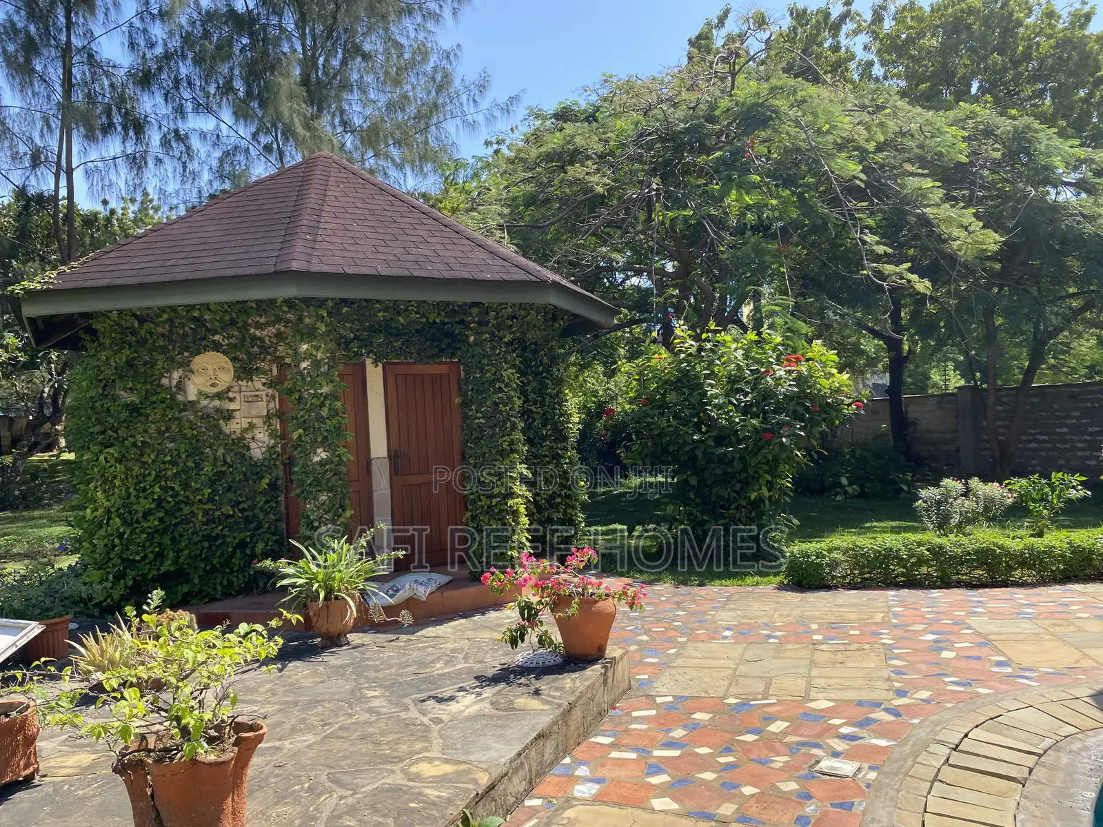 6bdrm Maisonette in Nyali Mkomani for sale