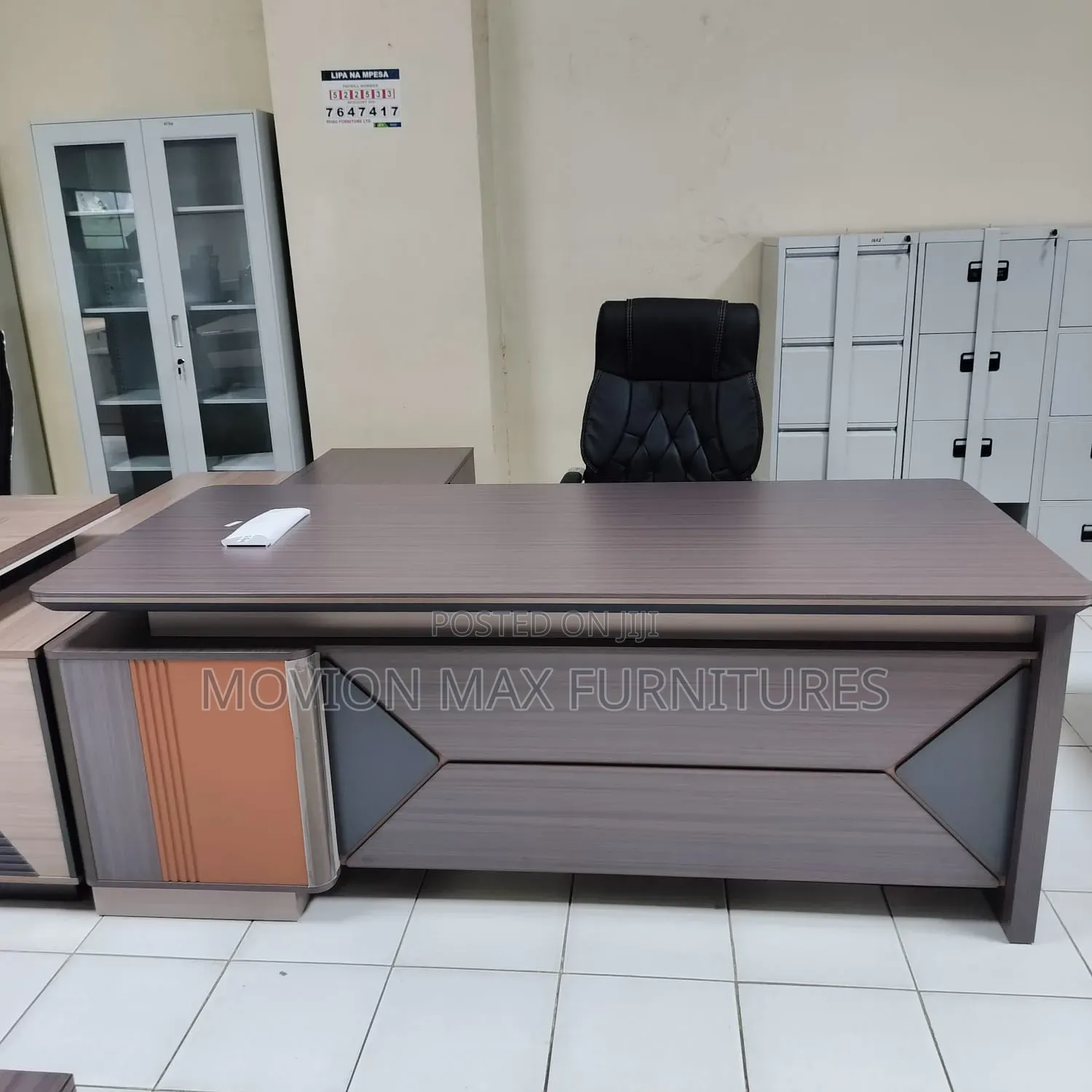 2m Executive Manager Boss's Desk