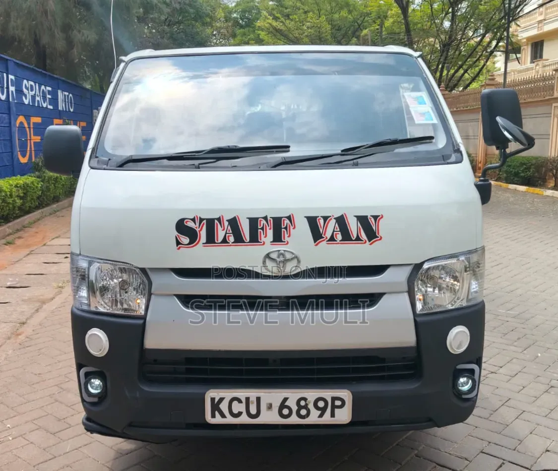 Toyota HiAce 2013 White