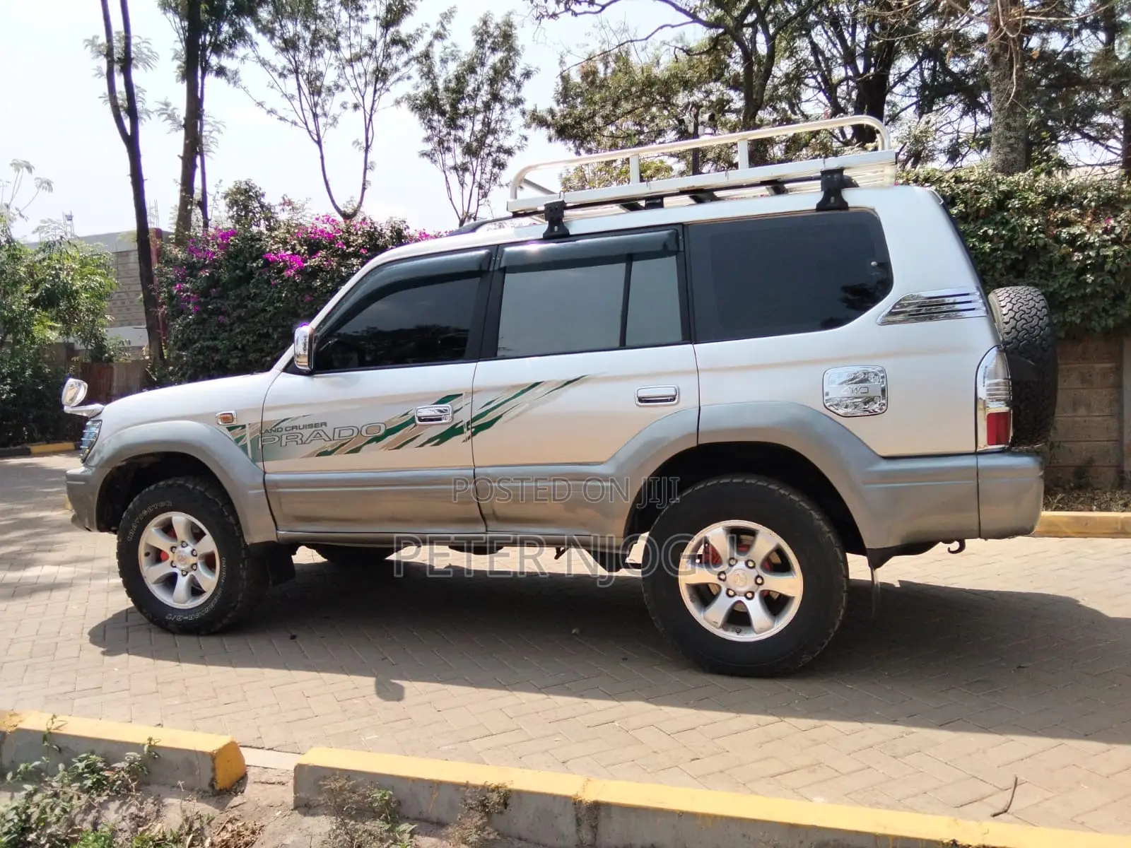 Mitsubishi Pajero 2000 White