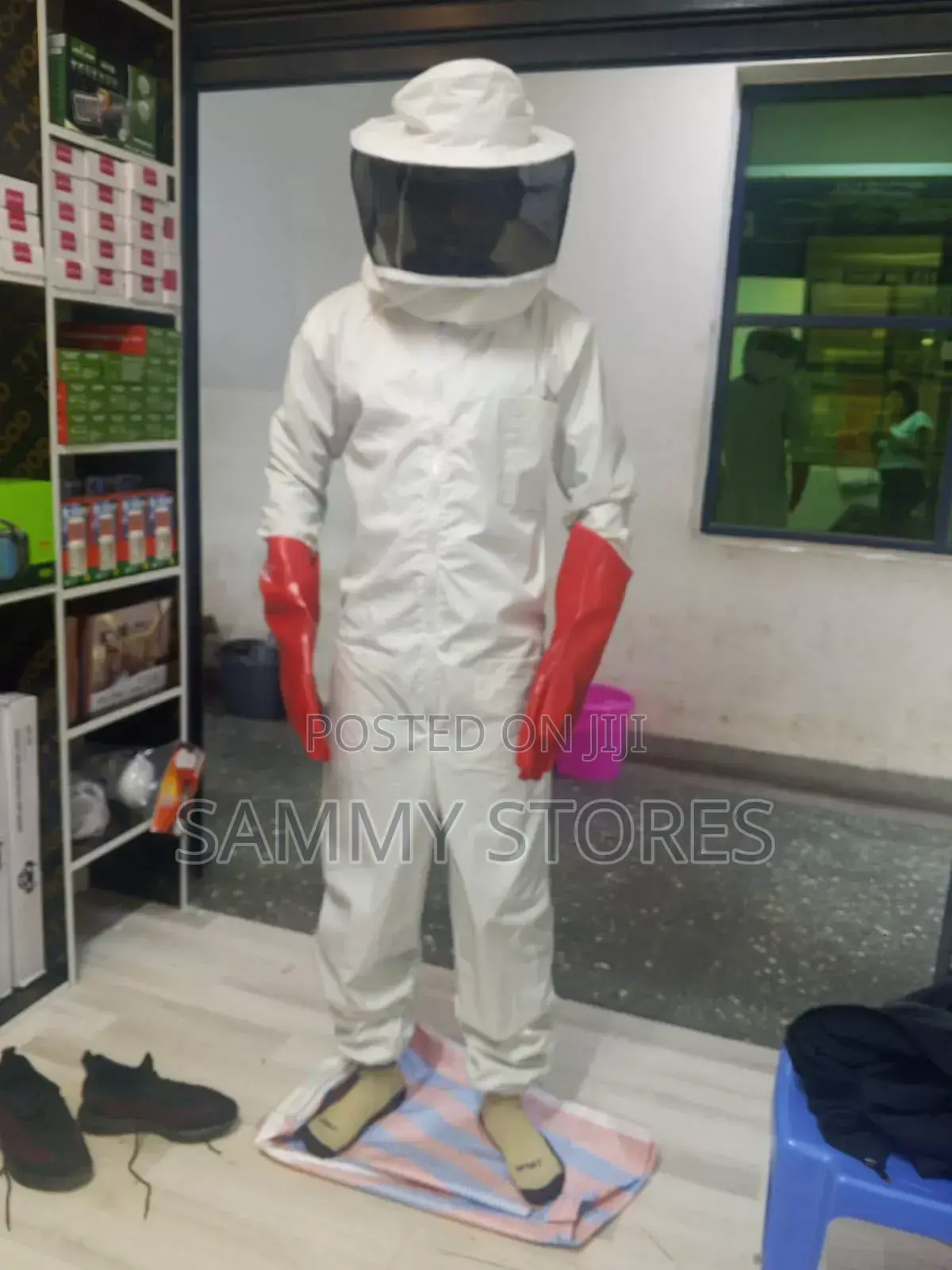 Bee Keeper Safety Suit – Full Protective Coverall With Hood & Gloves