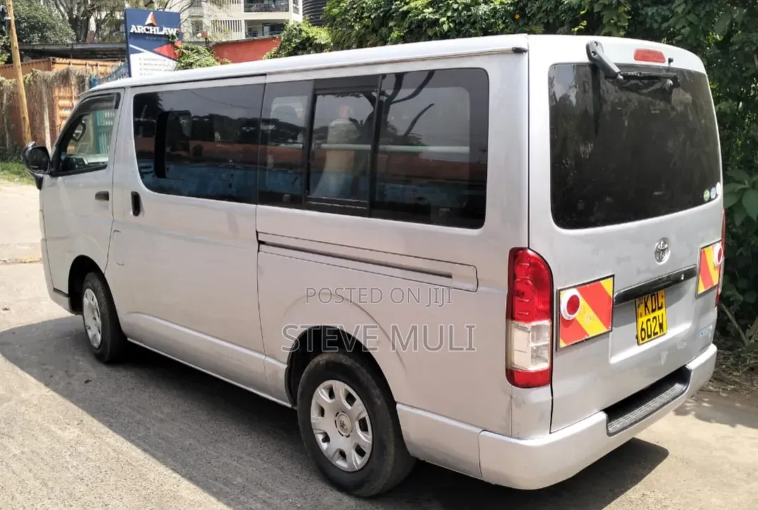 Toyota HiAce 2016 Silver