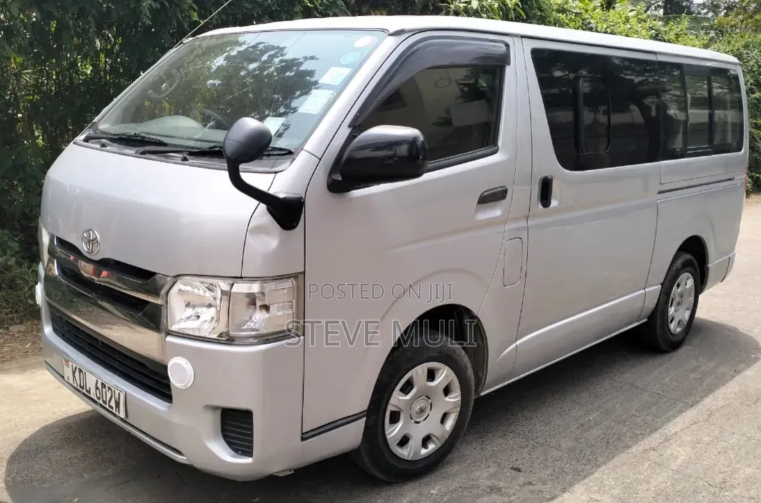 Toyota HiAce 2016 Silver