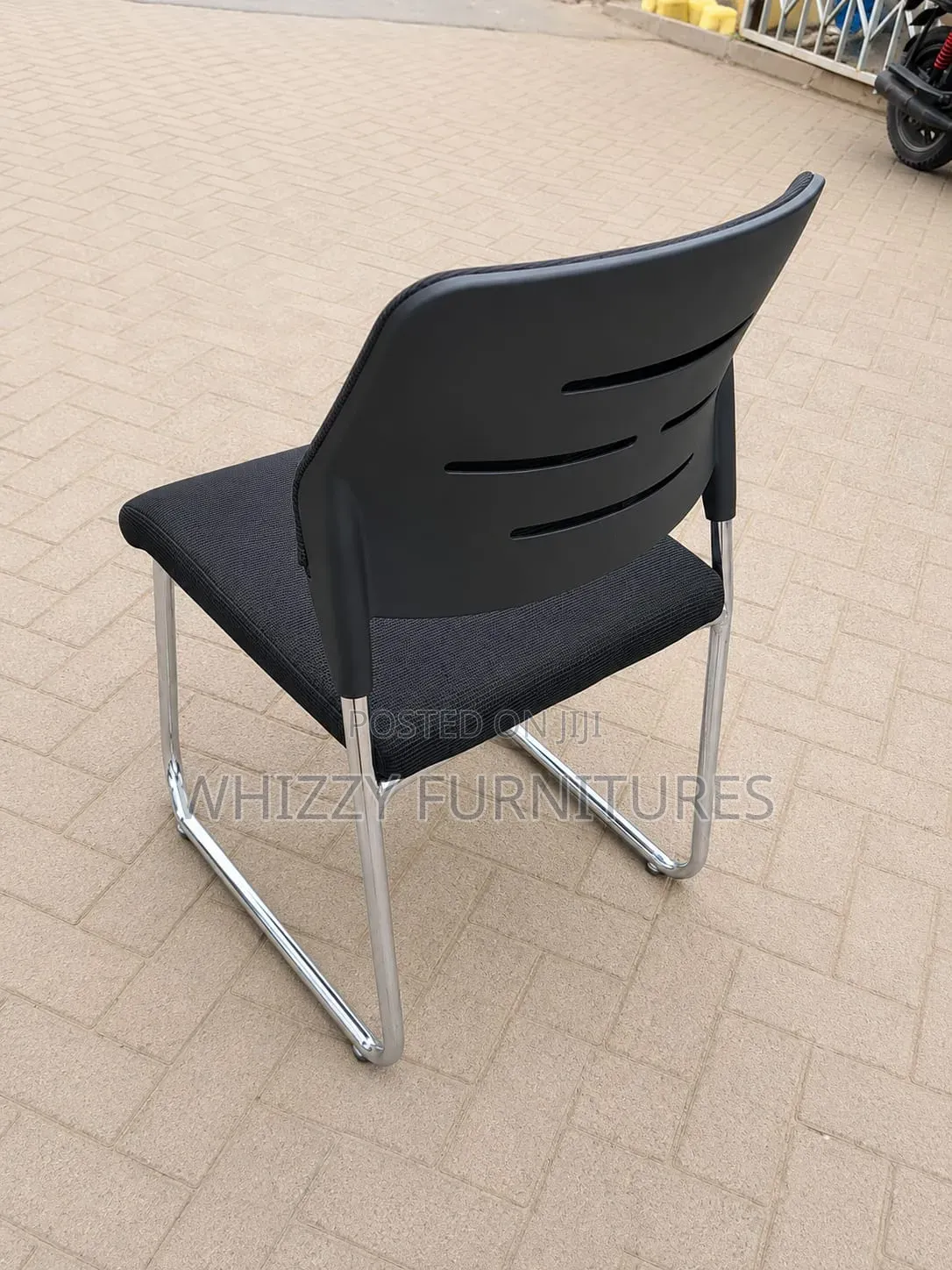 Mesh Conference Visitor Chair