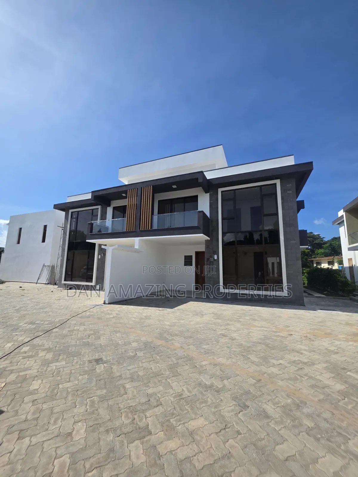 4bdrm Townhouse/Terrace in Nyali Plus Dsq for sale