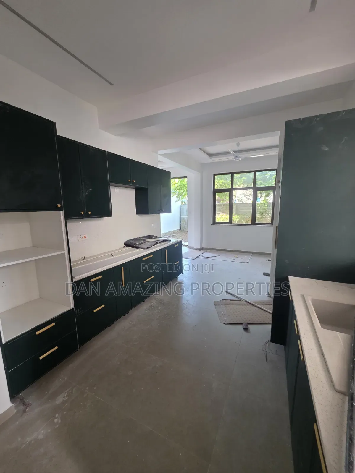 4bdrm Townhouse/Terrace in Nyali Plus Dsq for sale