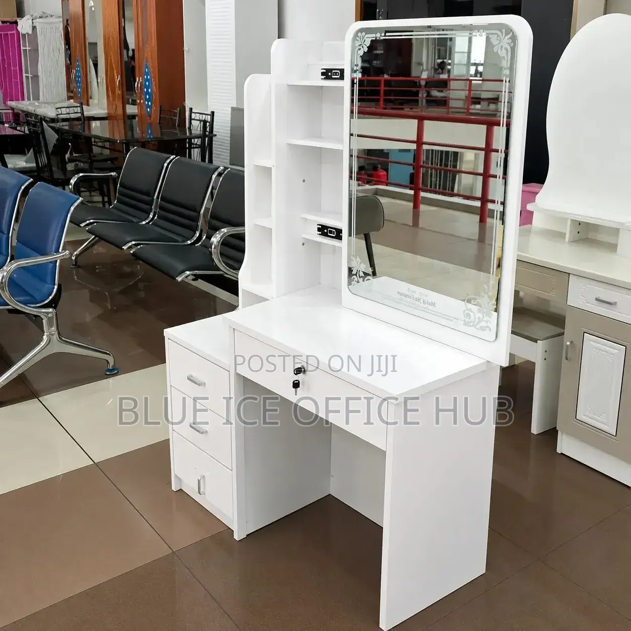 Modern Dressing Table With Sliding Mirror and Storage Drawers