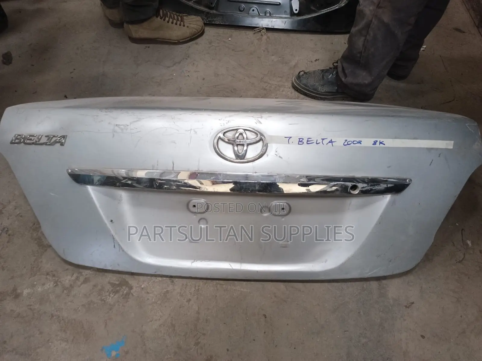 Tailgate Toyota Belta 2008
