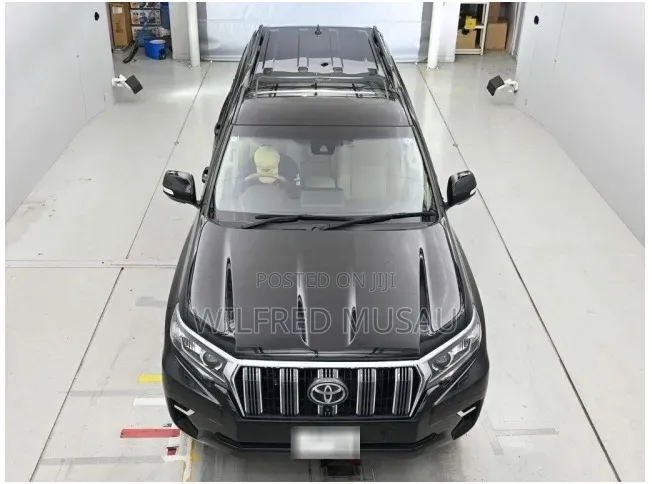 Toyota Land Cruiser Prado 2023 Black