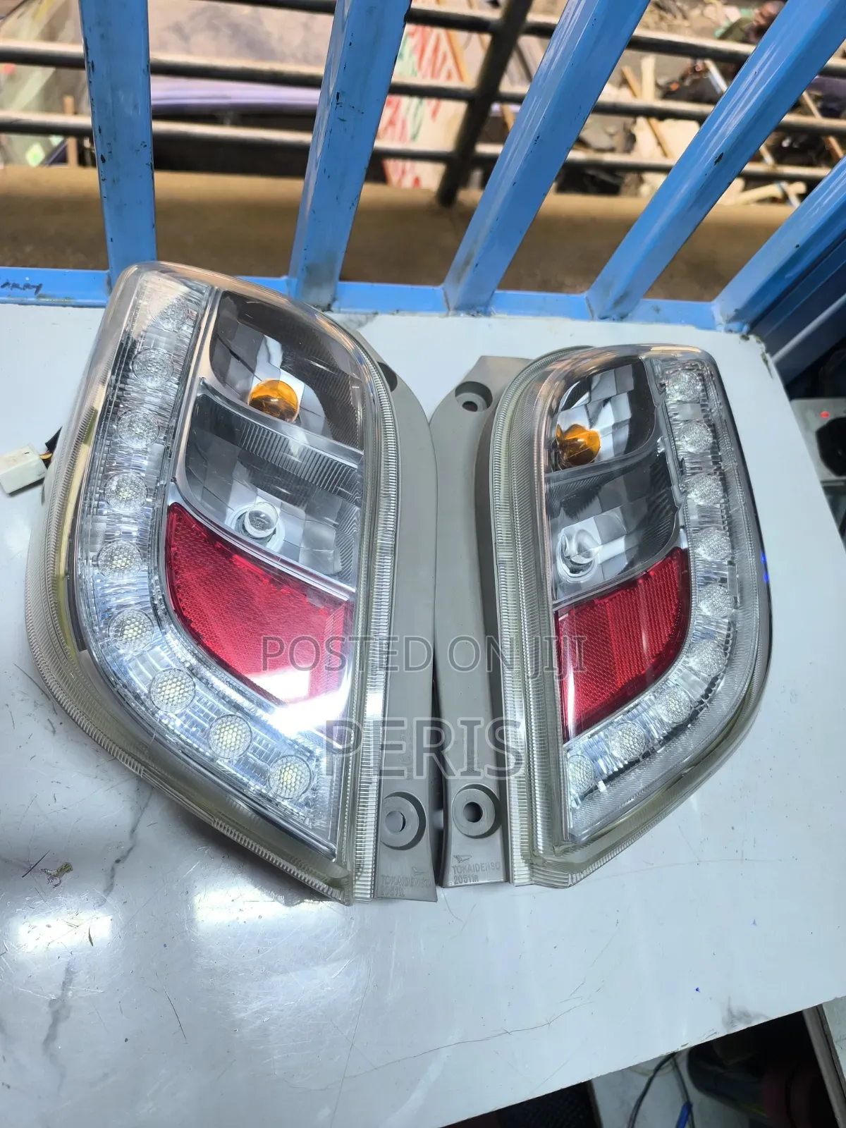 Daihatsu Mira Clear Taillight