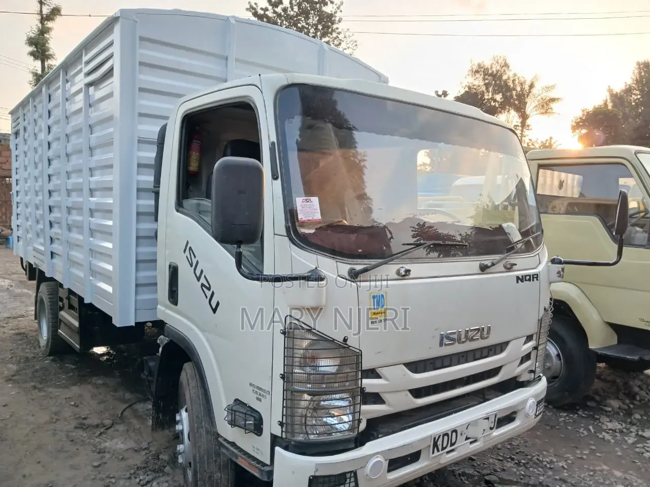 Isuzu NQR Truck,2021 Closed Body Truck