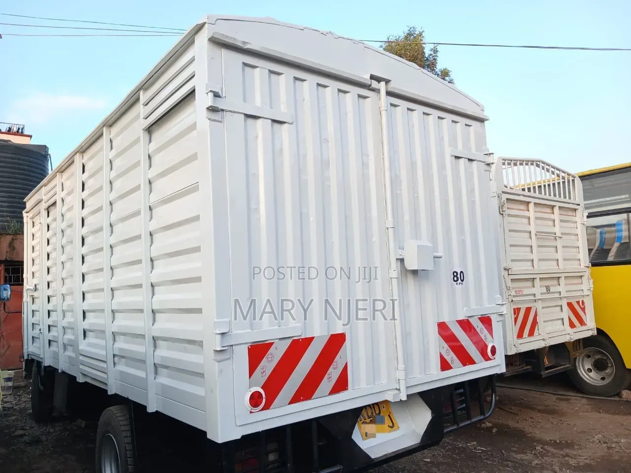 Isuzu NQR Truck,2021 Closed Body Truck
