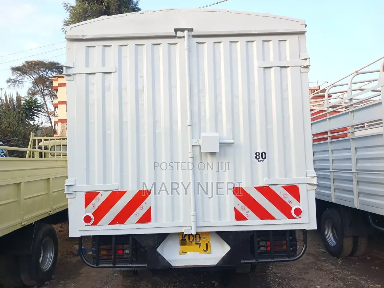 Isuzu NQR Truck,2021 Closed Body Truck