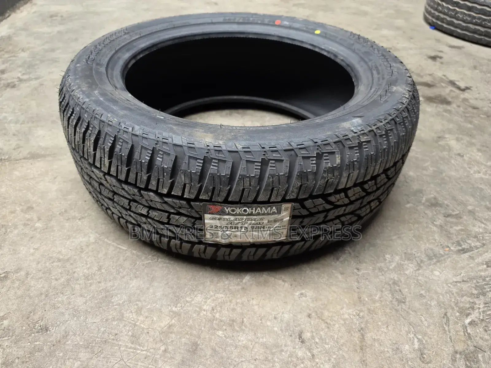 225 /55 R18 Yokohama Tires (All Terrain) G015