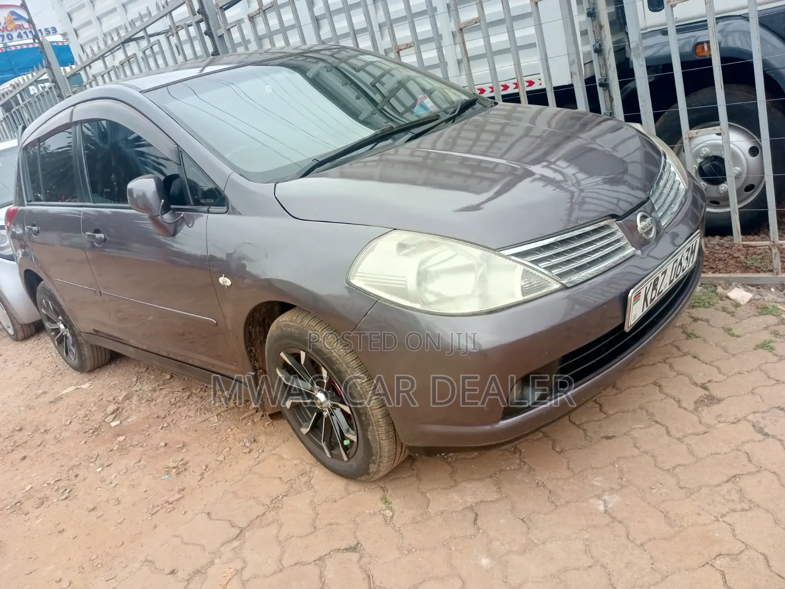 Nissan Tiida 2007 Gray