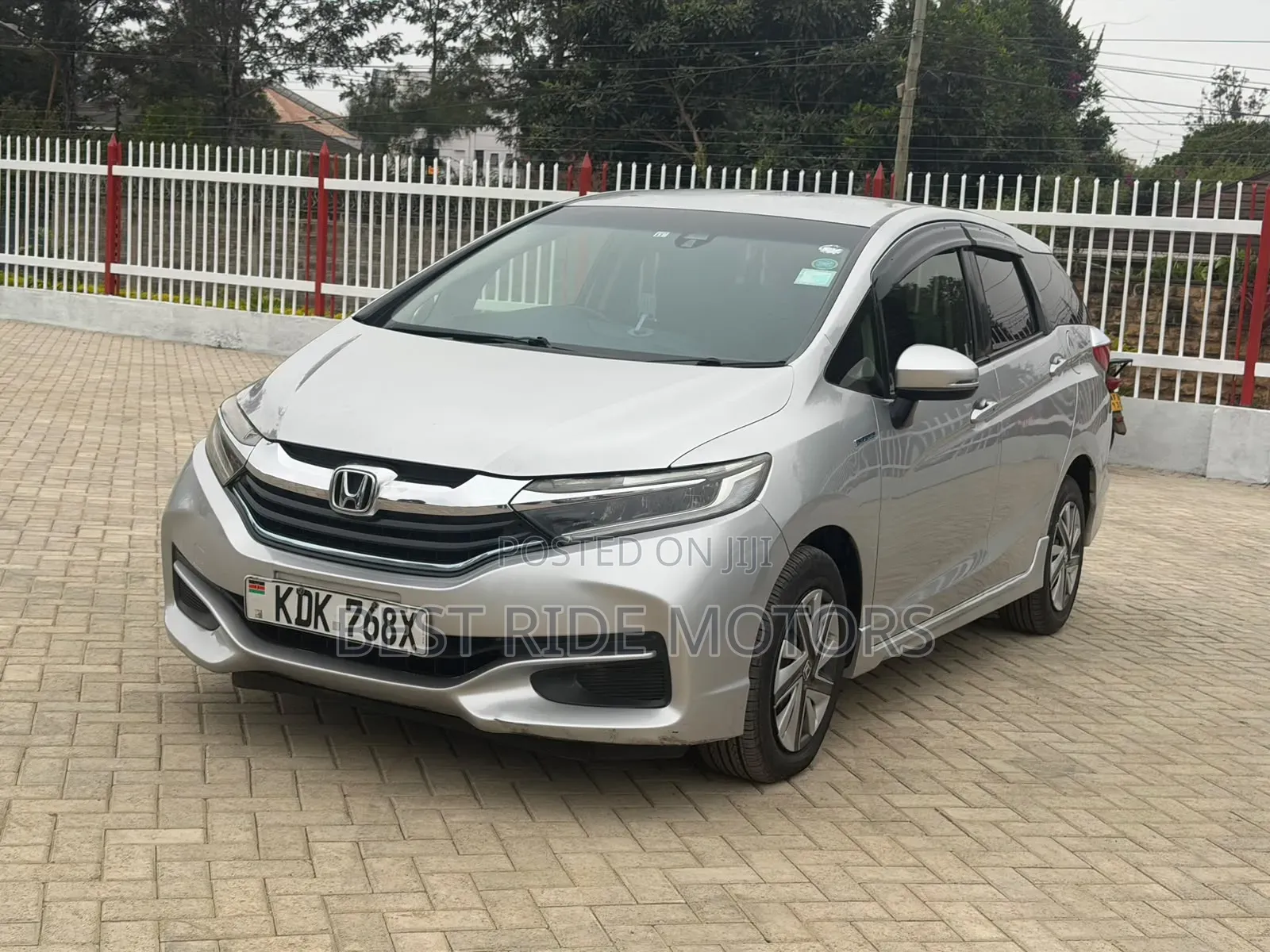 Honda Fit Shuttle 1.5 Hybrid 2WD 2016 Silver