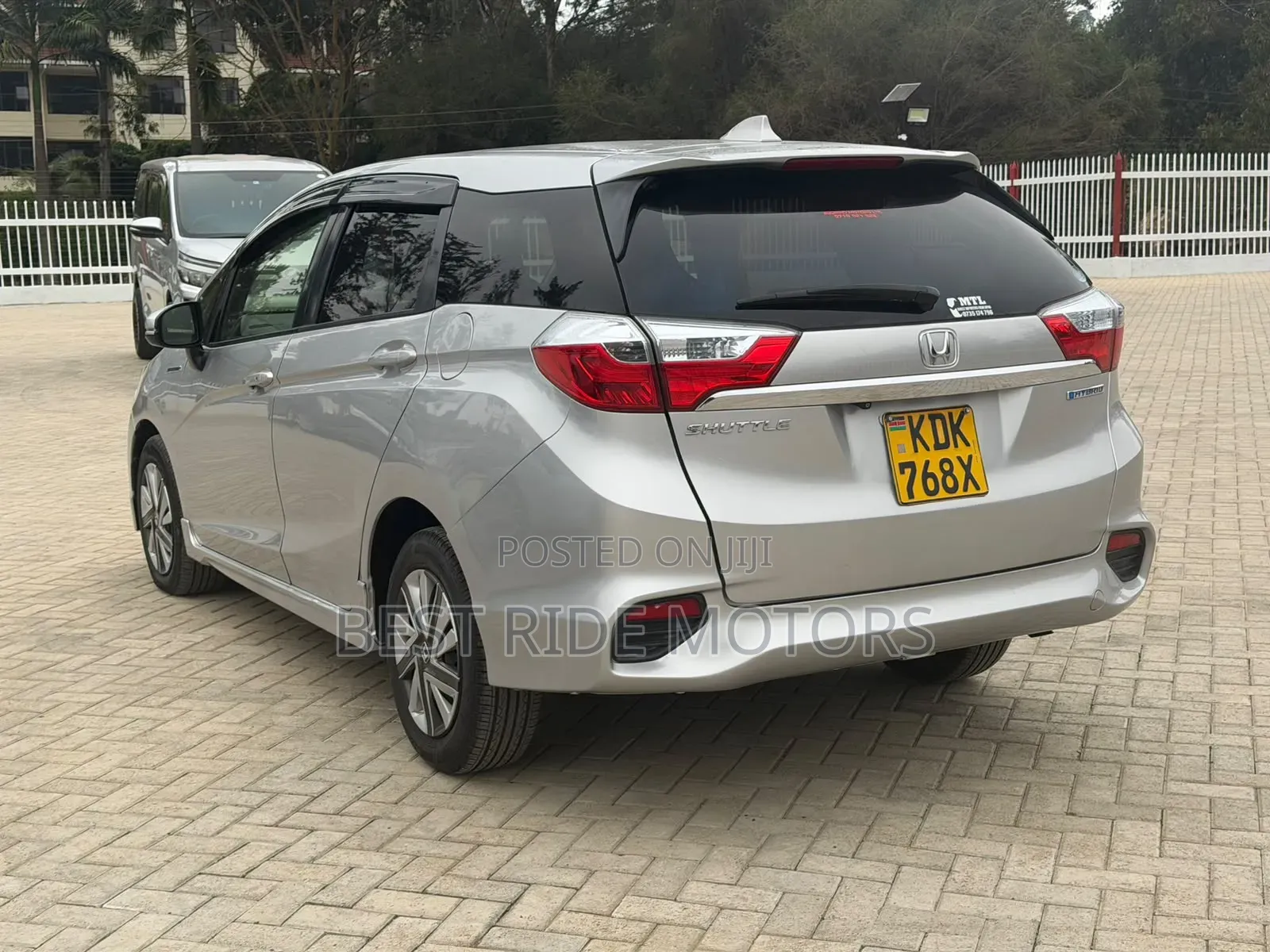 Honda Fit Shuttle 1.5 Hybrid 2WD 2016 Silver