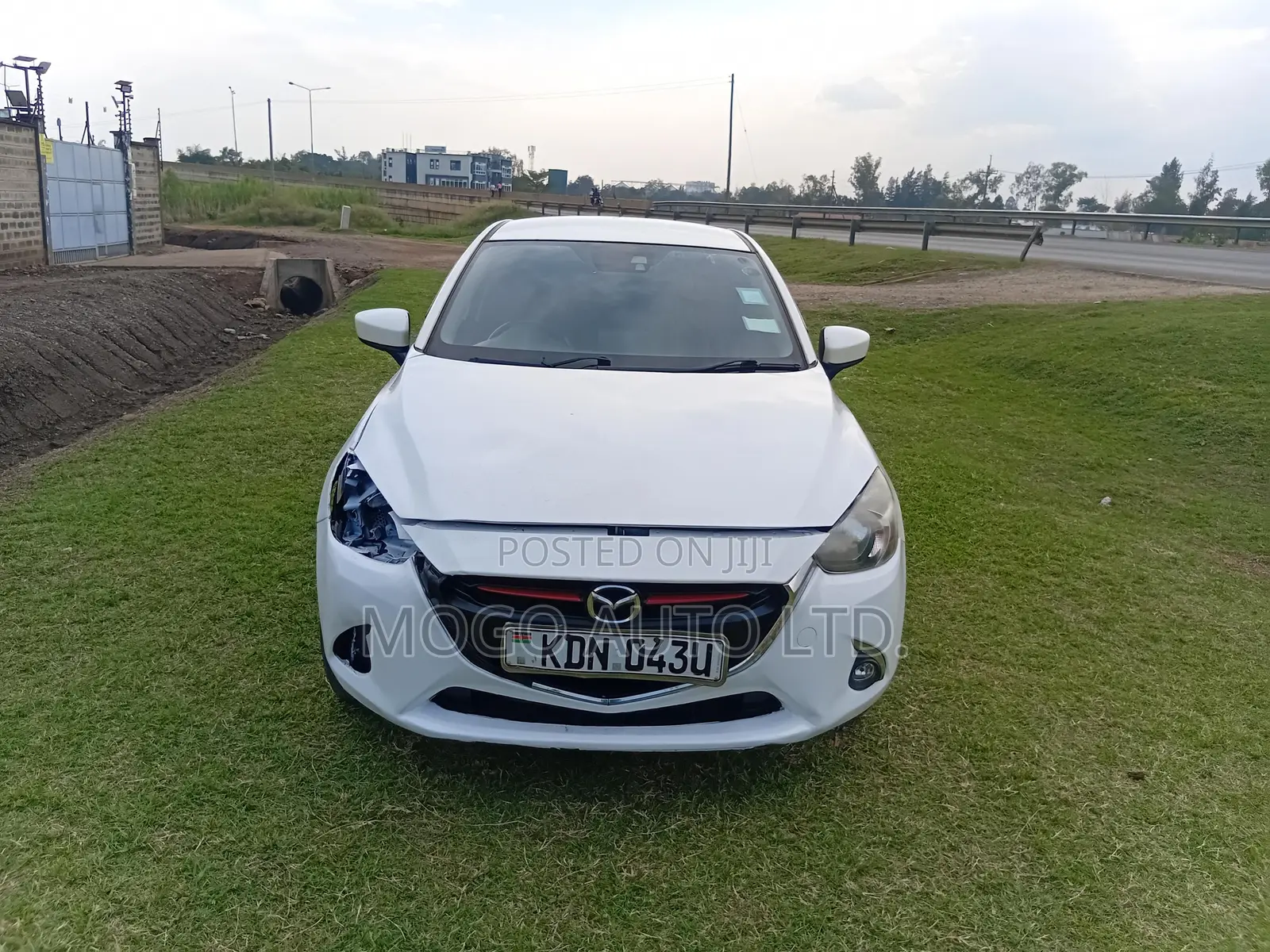 Mazda Demio 2016 Pearl