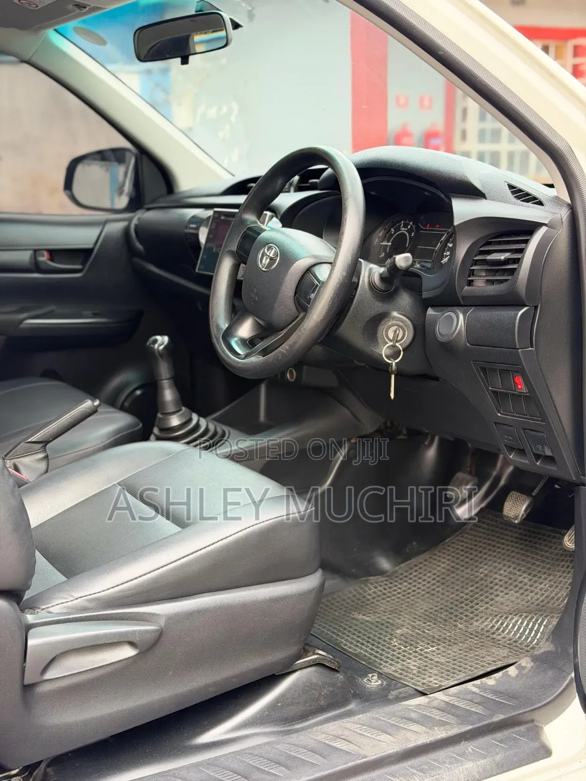 Toyota Hilux 2019 White