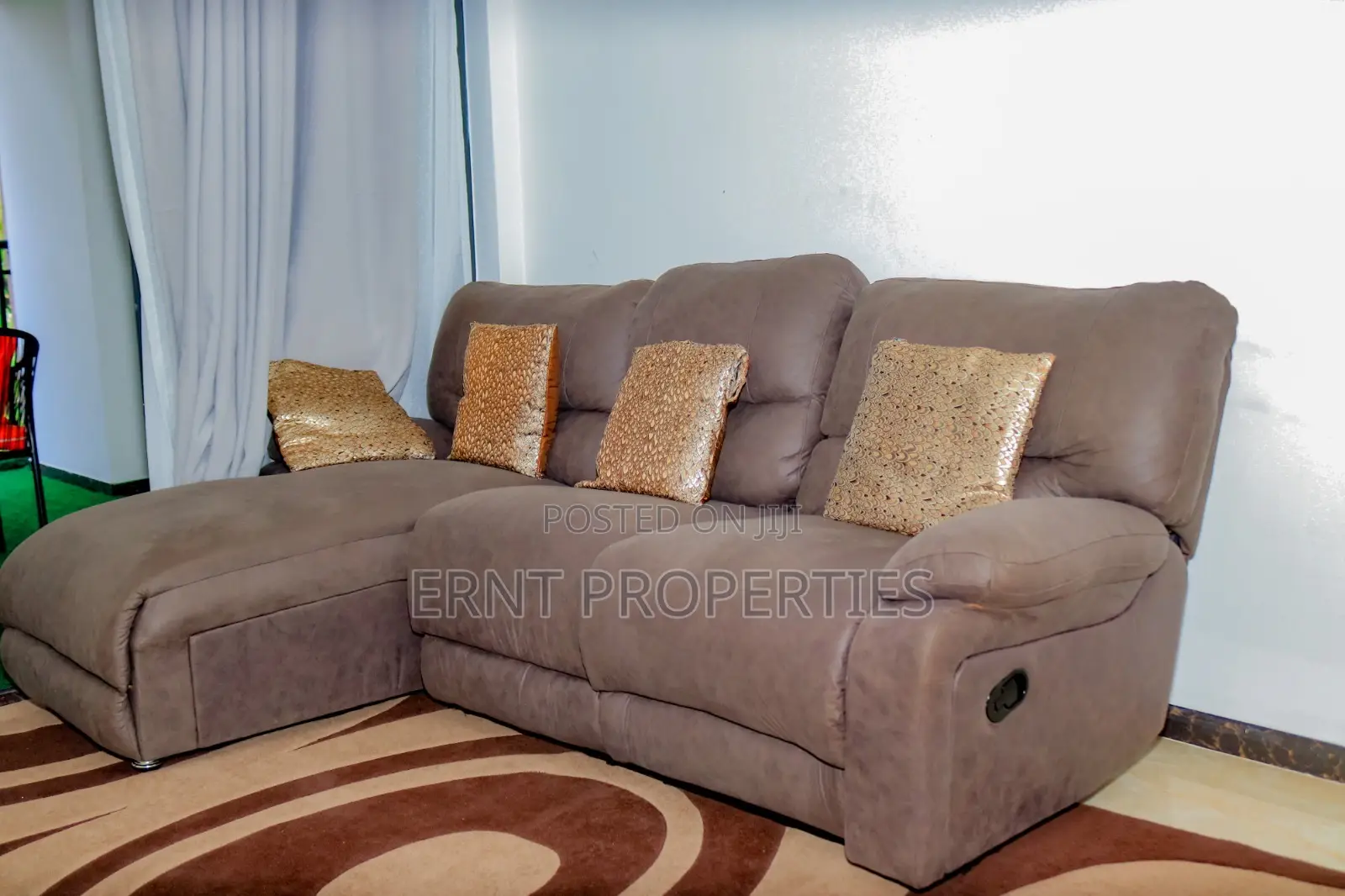  Furnished 2-Bedroom Apartment for Short Long Stay – Dennis Pritt