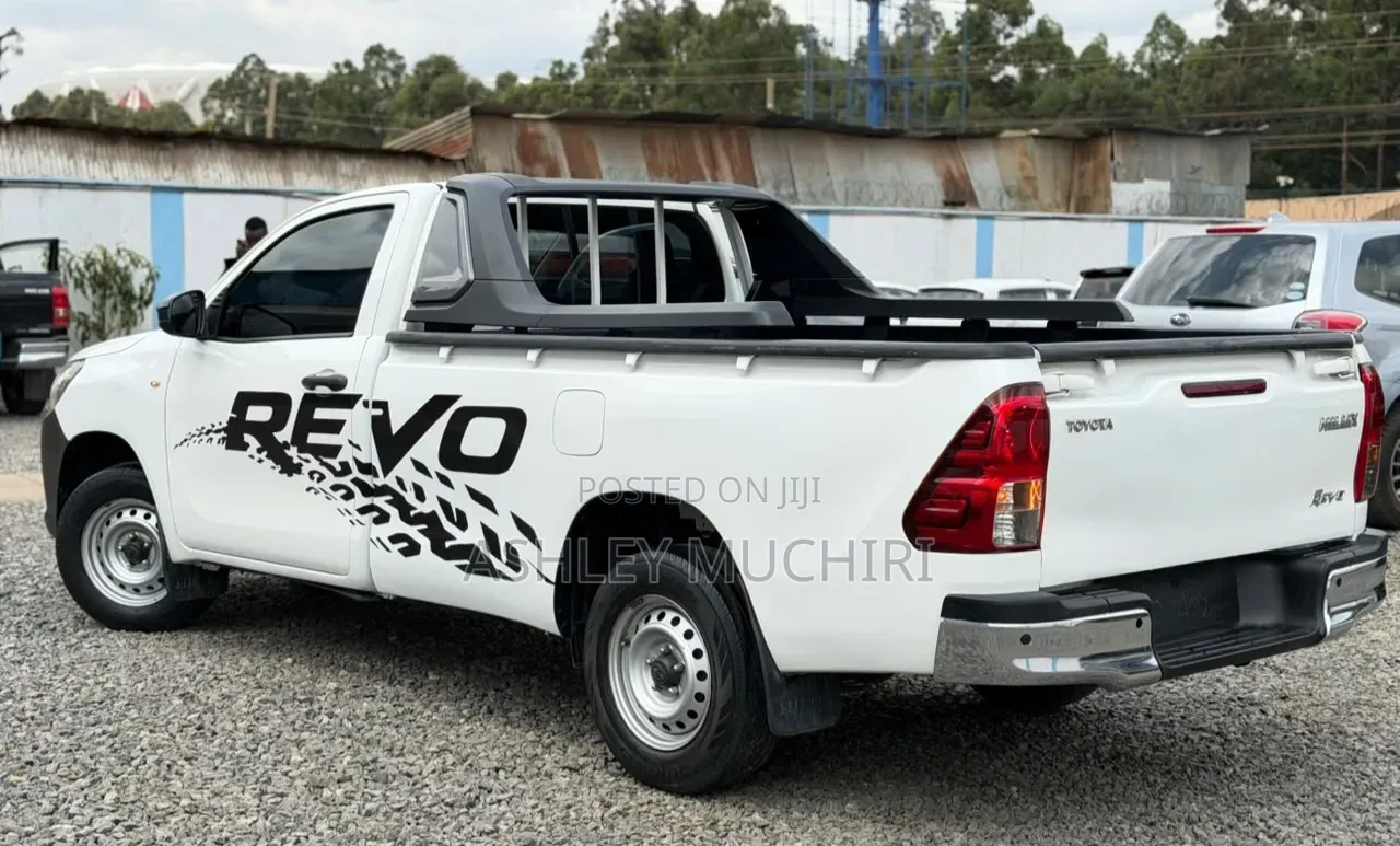 Toyota Hilux 2019 White